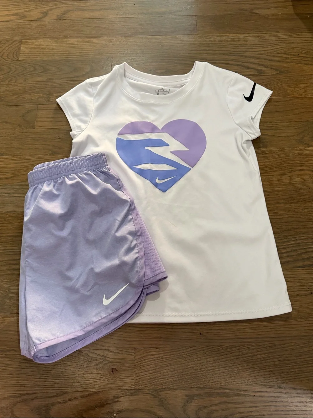 Used Nike Girls Bundle size Medium 10-12 years